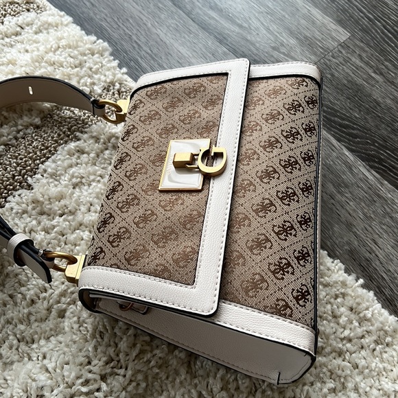 Brand new bag - Picture 2 of 3